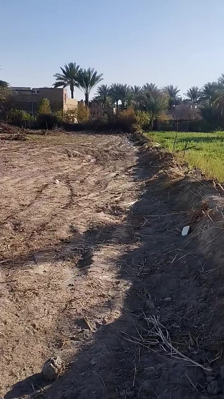 السلام عليكم
قطعة ارض للبيع المساحة ٦٦٠ متر سند ٢٥ مشمولة بالطابو الصرف 

الواجه ١٢ والنزال ٥٥ خدامات كاملة

(ماء كهرباء تبليط) 

المكان الديوانية طريق السنية

منطقة امطباشي في واجهة مجمع المدينة الملكية 

للتواصل خاص او عبر الرقم ***********
