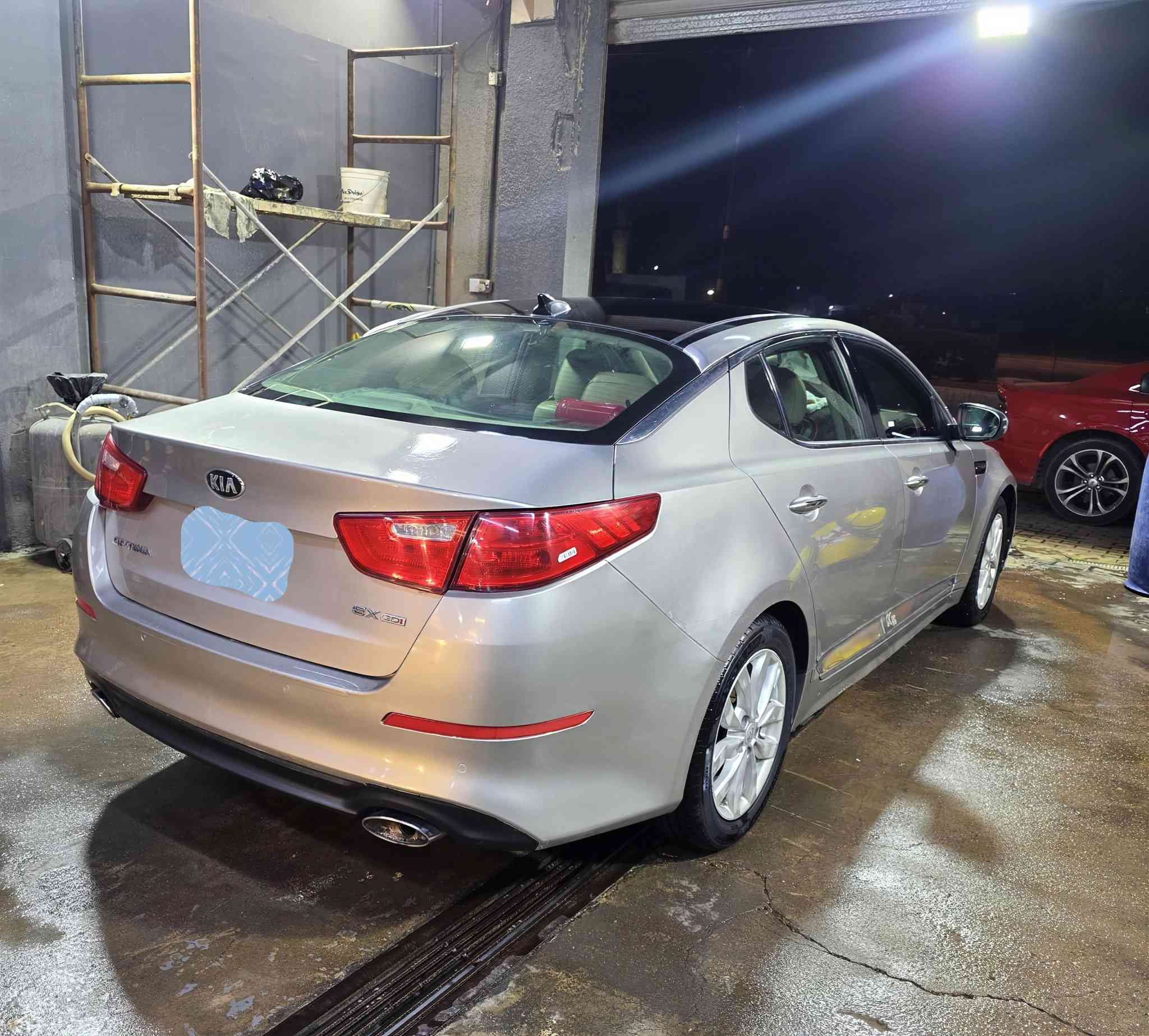 اوبتما 2015 وارد اميركي
فول مواصفات EX
محرك 2400 GDI شرط بدون تنقيص زيت 
كير مكفول
محرك دبل كازكيت (مفتوح) بانزين عادي وبدون دوانز 
كومبريسر جديد تبريد ثلج قطعتين امامي خلفي
سستم سماعات انفنتي
دواخل لونين
نظام ايكو تقليل صرف
باتري جديد
حدادية جديدة صدر امامي خلفي
ادامه جديدة كاملة 
تخم تاير ويل كب بلاد
دبل صالنصة 
شاشة بلاد كبيرة اندرويد اوتو وكار بلي 
كامرا خلفية
ماشيه 123 الف ميل 
بانوراما فتحة سقف 
لايت زنون أصفر عالي وناصي
سيارة بدون حجر بيئة ملغي ومبرمج كامل 
كشنات جلد بلاد نظيف تبريد وتدفئة للكشنات 
كشنات كهرباء خزن ميموري
حساسات خلفيه
مري شفط اضائة النقطة العمياء 
مانع انزلاق
تحكم استيرن جهتين
بلاجكتور بقلاوة
سيارة جاهزة متحتاج تصرف عليها
مشروع وطني بأسمي شرط التحويل سنويه 2027
رقم جديد انكليزي وهزه جديدة 
سونار جديد مرفق بالصور
سعر 115 مجال بسيط حك جيه بيع فقط
مكان السيارة العماره 
رقمها نجف 28
***********
