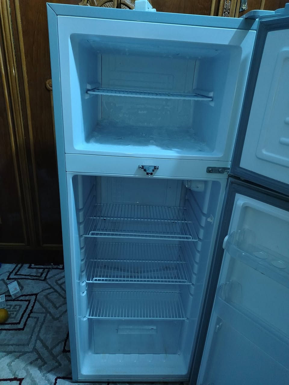 للبيع
ثلاجه جديده استعمال قليل. سعره 200 
مكاني كربلاء.  للستفسار الاتصال على الرقم.  ***********
