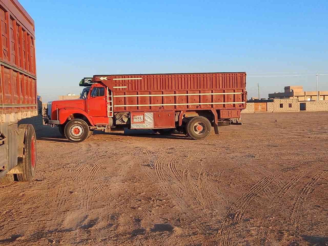 سلام عليكم عربانه للبيع الطول ٨ امتار 
استفسار اتصل ***********  ***********
السعر ٧٠ ورقة وبيه مجال
