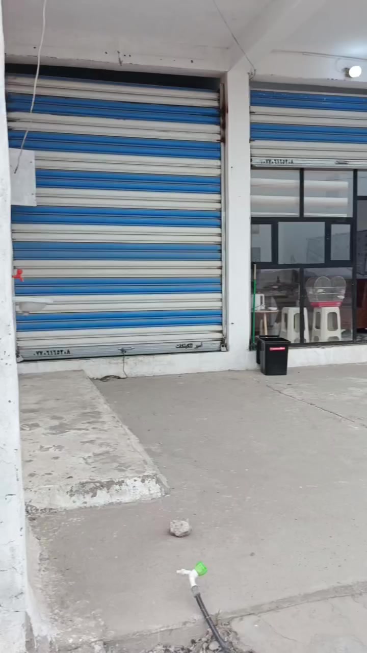 محلات +بيت تجارية شارع 40
لبيع مساحه 332 سعر 380 بيها مجال

رقم قطعه 27163

تصال ***********
