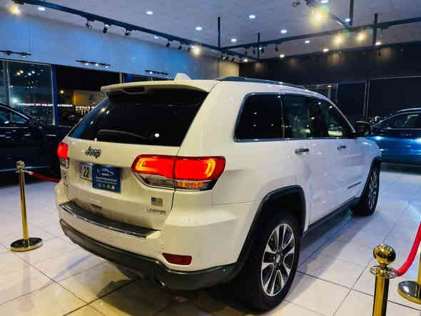 السلام عليكم للبيع جيب خليجي كفاله عامه كلين موديل 2018 فول لمتد بلص مواصفات رقم اربيل شرط الوكاله وتحويل 

مواصفات جلد شاشه كبيره بنوراما كشن ذاكره شاشات خلفيه داخل عسلي رادار جنطه كهرباء تشغيل عن بعد لايت لد وزنون والكثير من المواصفات اخوان السياره فول فحص السونار مرفق مع الصور 

السعر 270 وبي مجال موبايل *********** مرخصه اخويه الادمن والي متعجبه السياره يلكه الافضل منه ويدعيلنه بالرزق
