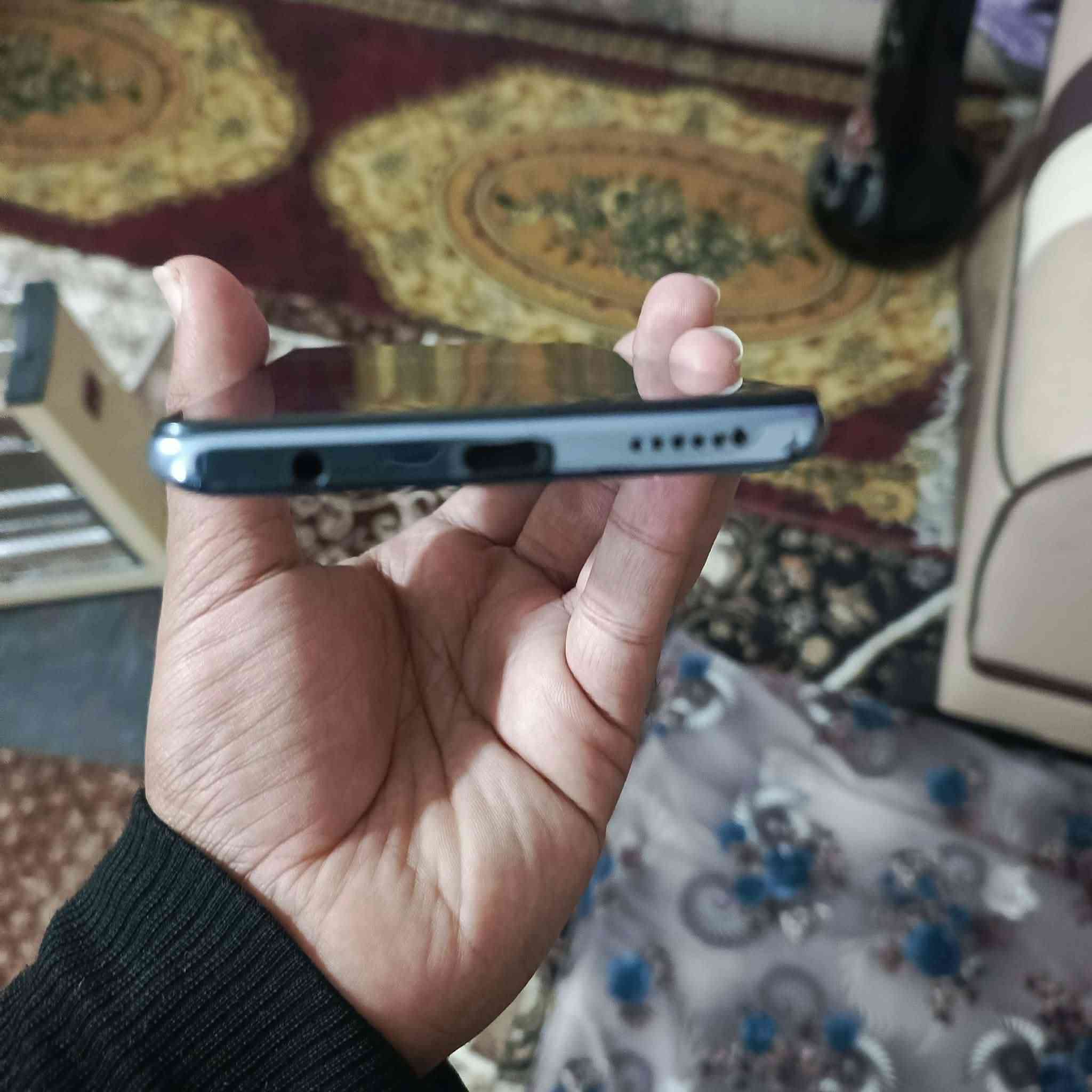 Infinix NOTE 10 Pro
ذاكرة 256رام8 جهاز ع البلاد مابي عيب فقط هذا الفطر بالقبق سعره 100الف يرهم مراوس 
***********
