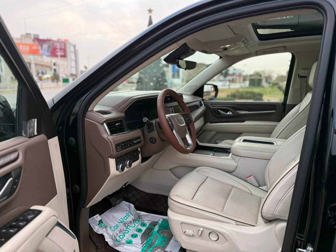 Gmc yukon denali 2023
وكالة منصور ٥ سنوات ضمان و سيرفز مجاني
فول مواصفات 
ماشي ٥٣ الف كيلو متر
رقم اربيل 
كلين تاتيل من دعامي لل دعامي بشرط
بدون صبغ بدون تعديل 
سعر :٥٩٥ بيه مجال قليل 
رقم :***********
