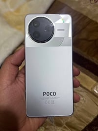 بوكو اف 7 برو • بطارية ٩٧٪ • صدعة بالشاصي