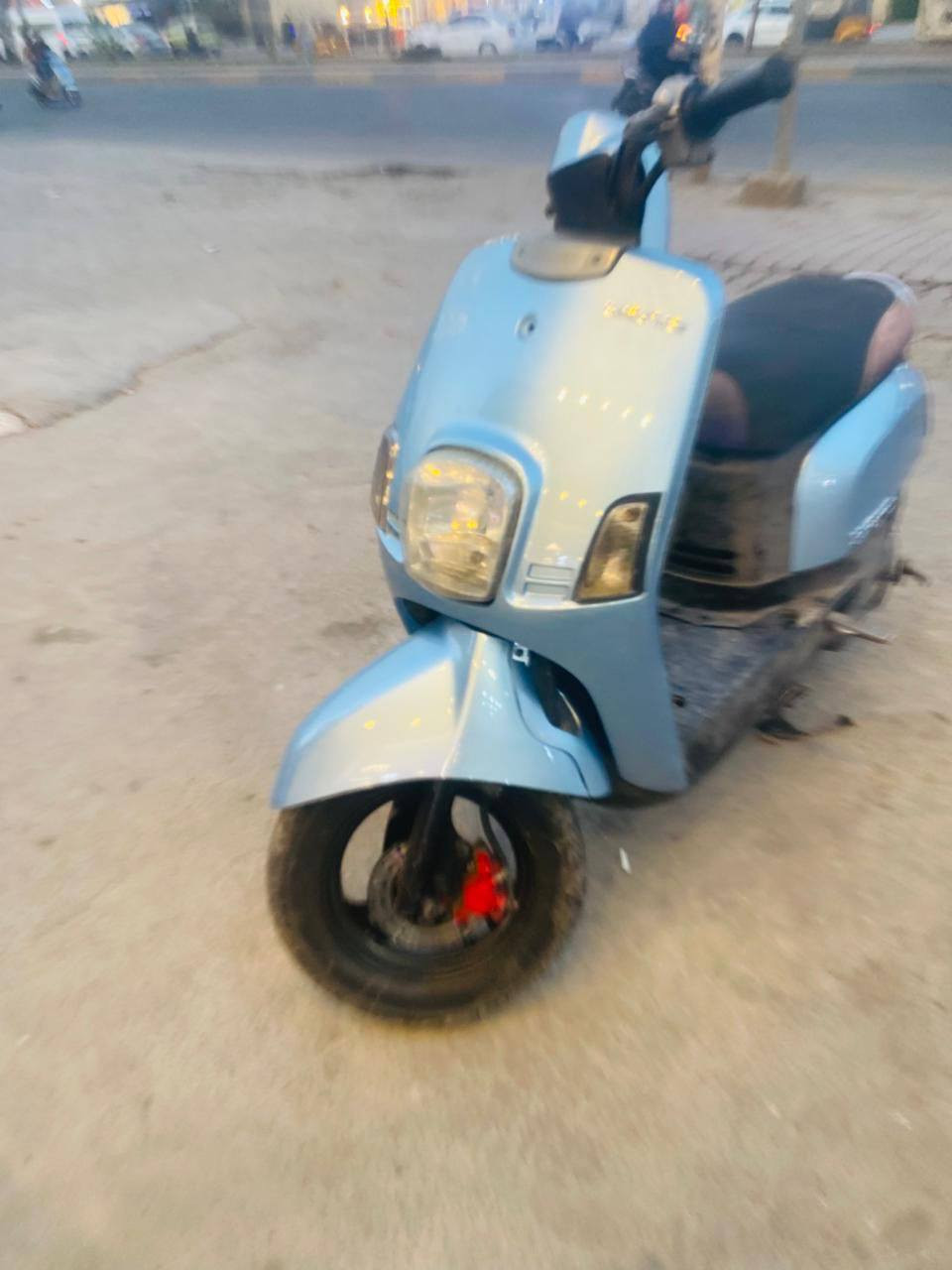 دراجة ماكس بوليس للبيع الدراجة خير من الله شلعه ومعدل اي صوت بل مكينه ماكو الدراجة ناعمه كفرات تجاري سلف وهندر شغاله كهربائيات كلهن شغالات الدراجة ما يحتاجلها اي شي مكاني بغداد مدينة الصدر السعر 450 وبيها مجال ***********
