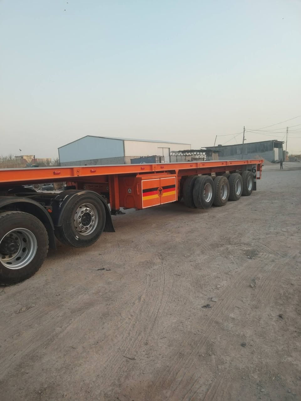 البيع عربانه حداديه اربع محاور وبيه مكان خامس شاصي ١٦ طول ١٣و٤٠ دناكير صيني ١٤ تايرات فوك النص عمر الاستفسار التصال ***********
