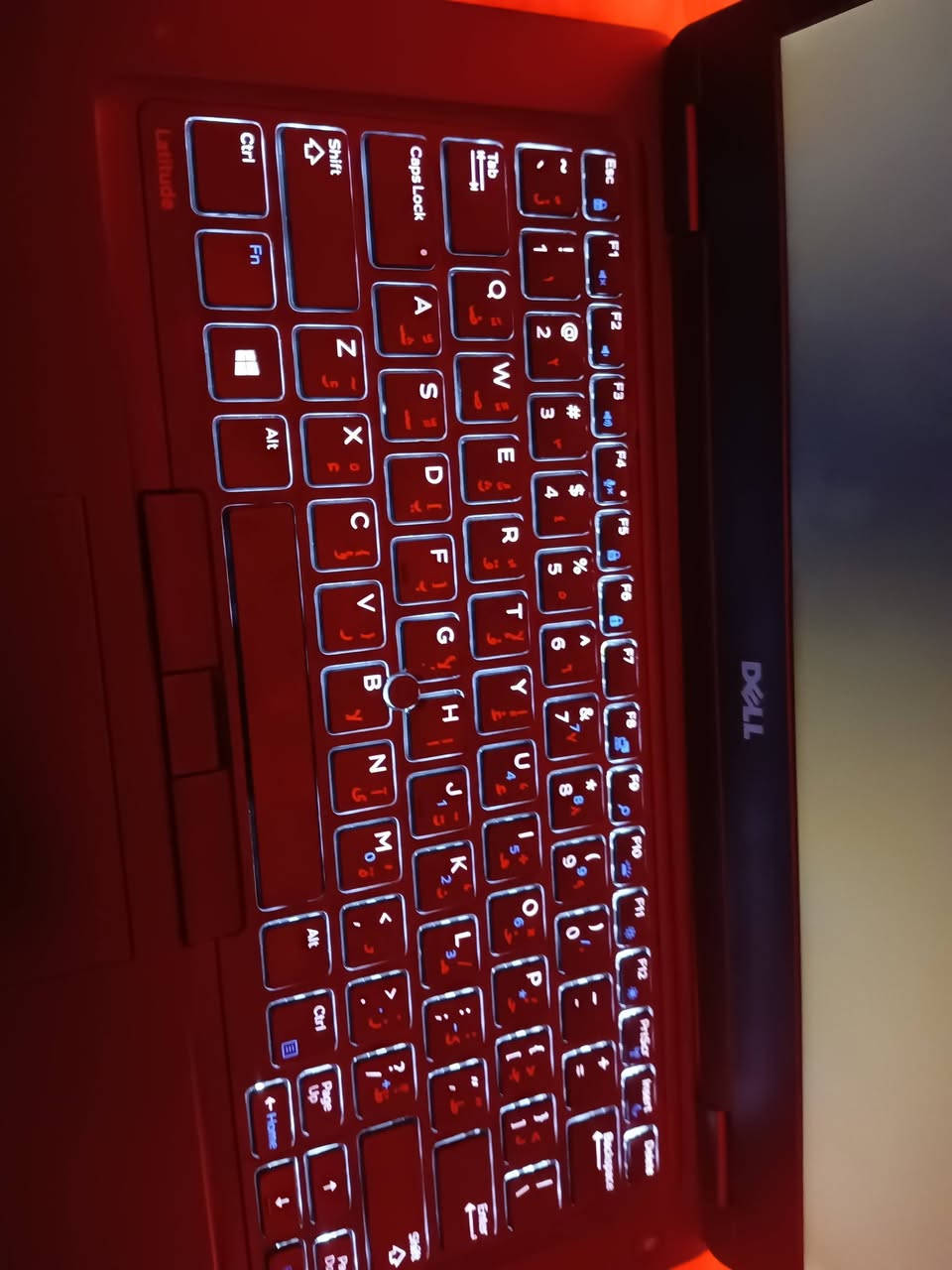 لابتوب ديل (Dell) نظيف جداً للبيع 📣لابتوب Dell عملي وقوي، مفرمت حديثاً وجاهز للاستخدام الفوري. ممتاز جداً لطلاب المدارس والجامعات، الموظفين، الأعمال المكتبية (وورد وإكسل)، وتصفح الإنترنت والدراسة عن بعد.💻 المواصفات الكاملة للجهاز:الماركة: ديل (Dell) - معروفة بقوة التحمل.المعالج: Intel Core i5.الجيل: السادس (Generation 6) - أداء سريع ومستقر.الهارد: SSD بمساحة 256 جيجابايت (سريع جداً في فتح الجهاز والبرامج، مو مثل الهاردات القديمة البطيئة).نظام التشغيل: ويندوز 10 (Windows 10) أصلي ومستقر.المميزات الإضافية: يحتوي على إضاءة خلفية بيضاء للكيبورد مريحة جداً للكتابة في الظلام عربي انكليزي 💡.الحالة: الجهاز نظيف جداً، شغال بامتياز، ولا يشكو من حرارة أو بطء.🚚 الملحقات: الشاحن الأصلي.💵 السعر: [ 190] (قابل للتفاوض  للشراي الصدوق).📍 الموقع: [بغداد منطقة النهروان]📞 للتواصل والاستفسار: يرجى إرسال رسالة خاصة أو الاتصال على الرقم: [***********]
