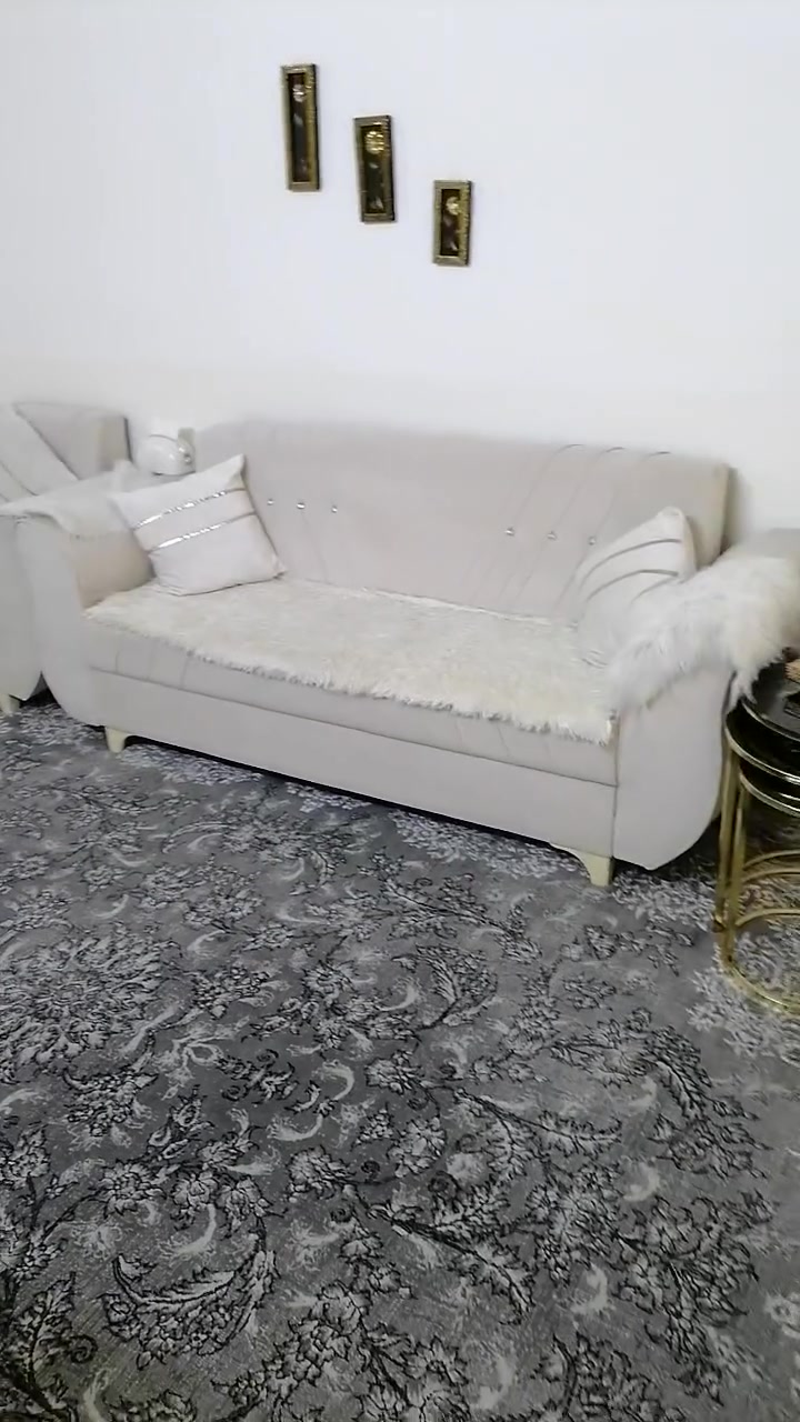 ١٠نەفەری ٢٢٠هەزارسلێمانی سەرقەنەفەکەش هەدێیە لەگەڵی بای ٤٠هەزارە سلێمانی ***********
