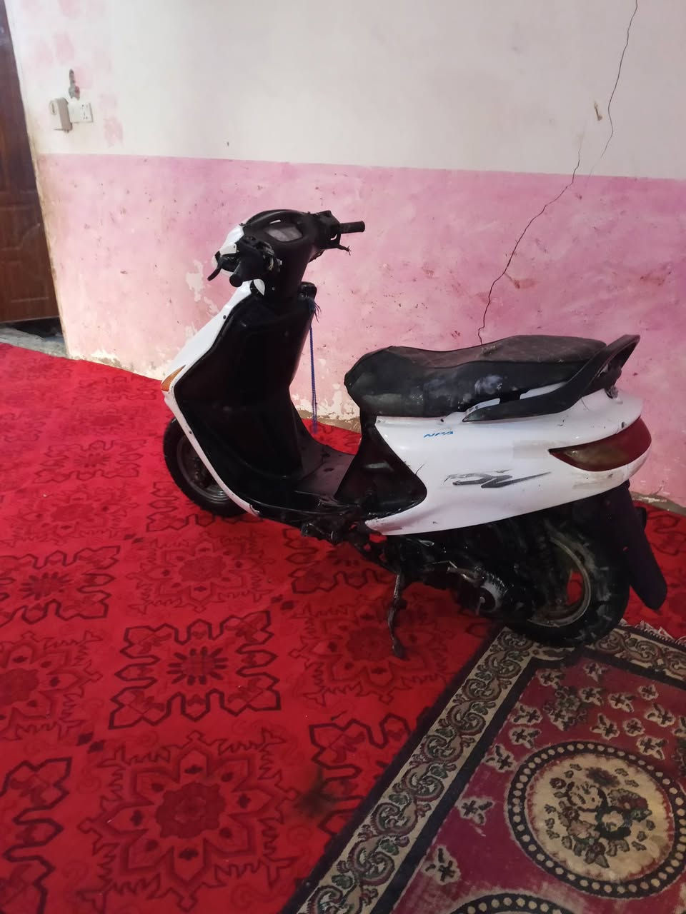 سلام عليكم دراجه فراشة للبيع دراجه نضيفه تايرات جدد السعر 250وبيهه مجال حك الجيه العنون الدوانيه الرقم *********** بي واتساب
