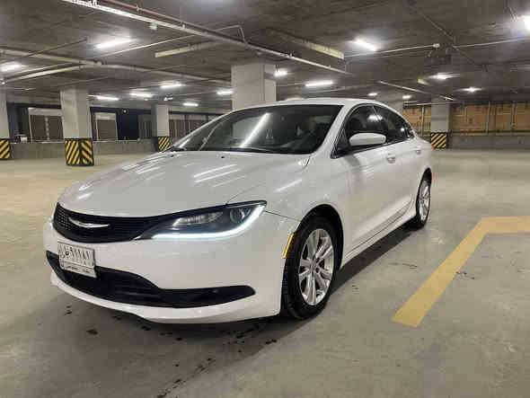 سلام عليكم *********** السعر 110$ العنوان بعداد
كرايسلر c200 للبيع موديل 2016. محرك 2400 
بغداد بأسمي 

صور الحادث مرفقة بالمنشور مع السونار
+ تصوير فيديو للسيارة للتوضيح

جاهزة من كلشي

مواصفات عادية 
تشغيل عن بعد
بصمة تشغيل + باب وجنطة بصمة
لايت زينون 
سستم صوت اني شادلها
السعر 110$. 
***********
