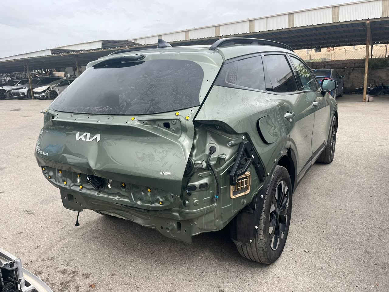 كيا سبورتاج الهجينة القابلة للشحن (بلگن) موديل 2024، فئة X-LINE
بدون حادث بدون مصرف تصليح 

رصعة بسيطة بقبق الجنطة فقط

كل غراضهة وياهة

موجودة بعمان بالأمكان ادخالها بكتاب شهداء 

ابيع بعمان خارج الحاوية 183 وبيهة مجال

***********
