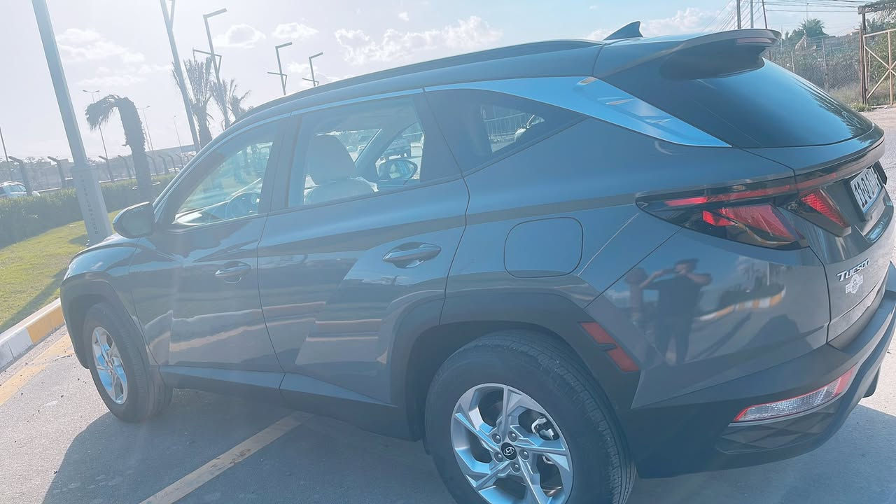 السلام عليكم 
للبيع فقط 
هونداي توسان موديل 24 رقم بغداد 

ماشيه 20 الف ميل  
بصمه 
تشغيل عن بعد 
رادار امامي خلفي جوانب 
شحن وايرلس موبايل 
اربع انظمة قياده 
وباقي المواصفات المعروفه 
***********
السعر 205
