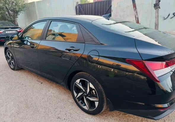 النترا 2023 وارد امريكي رقم بغداد بسمي 
فول مواصفات. عدا الفتحة
ماشيه 36 جديده بدون اي نقص 
حادث  بسيط بنيد ومرجعينه ليبل واحد السياره  بدون دواخل بدون شواصي  
مواصفات
بصمة تشغيل وابواب
محرك 2000 دوش
شاشه كبيره متصل ديجتل 
حاجب لد
كار بلي  رادار امامي ورادار خلفي
ورادار جانبي تحديد مسار
قياده ذاتيه تنبيه خروج عند المسار
ويل كب كروم 17
لد نهاري. فول تحكم ستيرن
هند برك بصمه
شحن موبايل واير ليس
السياره بعدهة بوضع الشركه 
ومابيه ولا نقص مكاني بغداد الجديده رقم الهاتف ***********
السعر 155 وبيهة مجال
