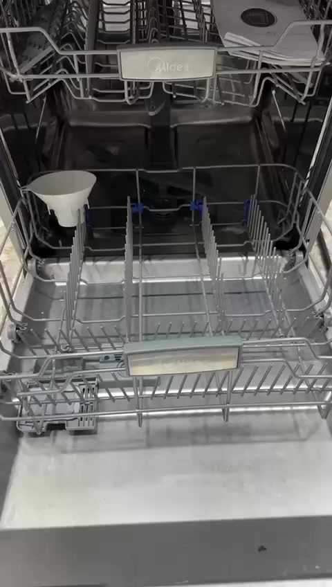 غساله صحون نوعيه ميديا جدا نظيفه استعمال كم مره للبيع السعر 225 نهايتهه


**إذا كنت صاحب هذا الإعلان وتريد حذفه لأي سبب، رجاءا أرسل رسالة إلى الدعم الفني**