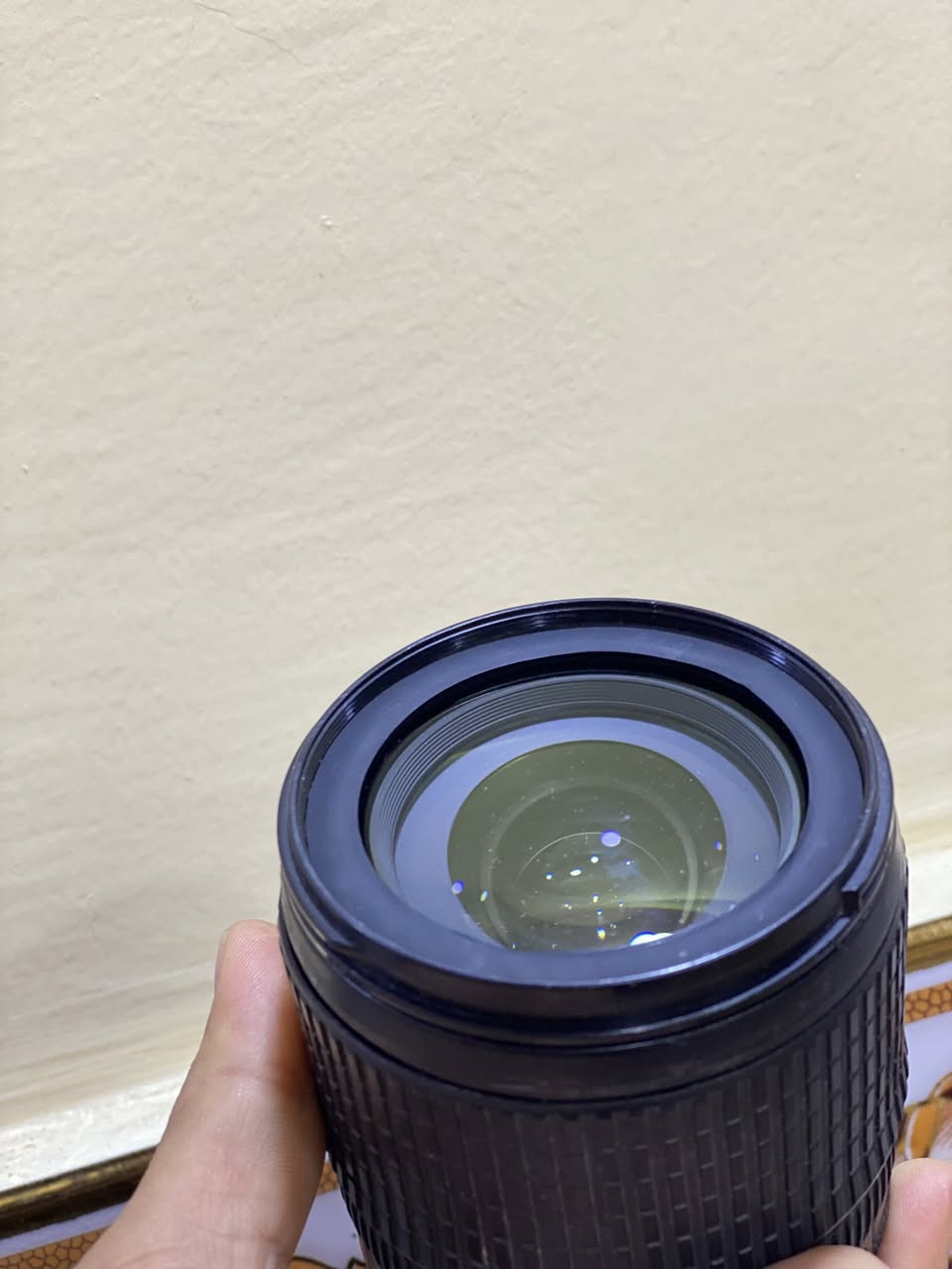 السعر 110 الف وبيها مجال لشراي
عدسة حلوه ونضافه مثل ماتشوف شوف العين 
مكاني بصرة الشراي يتفضل خاص وبخدمته 
رقم الهاتف ***********
