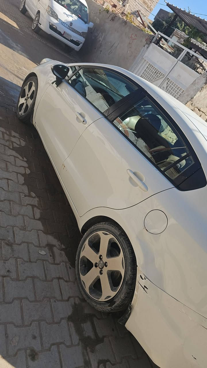 ااسلام عليكم ريو 2013 خليجي بيه 2 بيبان عكس السايق تبديل بدون دواخل  وبيه اشويه رشات النضافه شوفت عينك مكينه وكير خير من الله حدايه 60% تبريد ثلج 🥶 كهرائيات جاهزه عنوان السياره نجف السعر 75 وبيه مجال الموشراي ليتصل السوك كلشي بي رحمالله والديكم للفسار ***********
