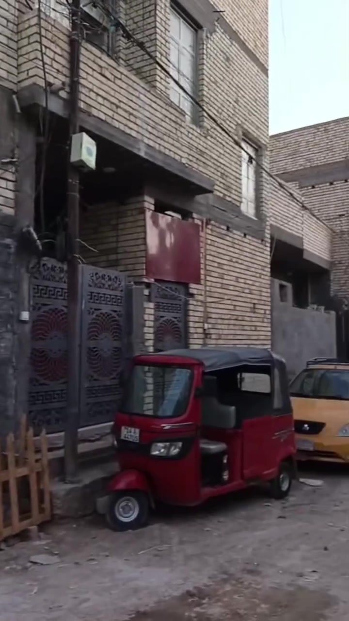 بيت ٨٥ متر للبيع
طابقين الأول كامل ثاني واكف هيكل الموقع شعله شارع أفران ضياء الأول فرع على ليسره نص الفرع  السعر ٨٠ للتواصل على الخاص او رقم ***********
