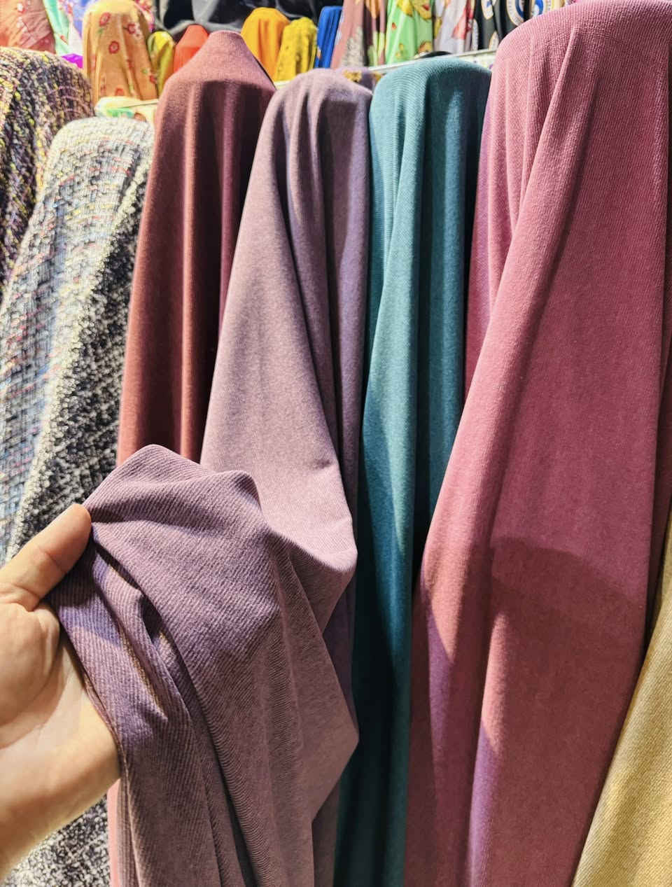 عرررض خاص جديد اقمشة سيد حسن العزام صوف ساده محفر 
مطاط اول سنه يجي خاص فساتين سعر المتر 4 لمدة 5 ايام 👗

📍العنوان النجف شارع كوفه نجف منطقة الحارس خلف مطعم المسك مباشرة 
🚚يوجد خدمة توصيل كافة محافظات العراق 5 دينار 

📞للحجز وات ساب *********** سيد حسن العزام #العراق #الكويت #سعوديه #عمان #النجف #بغداد
