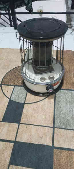 سلام عليكم عندي صوبه نفط وهيتر كهرباء نضيفات هيتر ابو 4 عيون وصوبه ام النفط نضيفه الله شاهد السعر 50وبيهن مجال المكان البصره الزبير التواصل خاص او واتساب ***********
