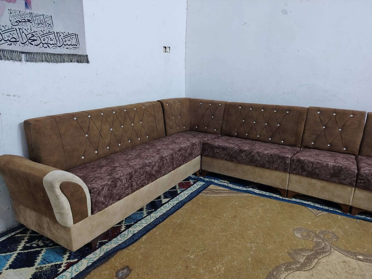 ديوان 10 مقاعد تزكام نضيف مابي اي ضرر اسفنج ضغط سعره 250وبي مجال مكاني كربلاء حي العامل يوجد توصيل بكروه ***********يوجد واتساب
