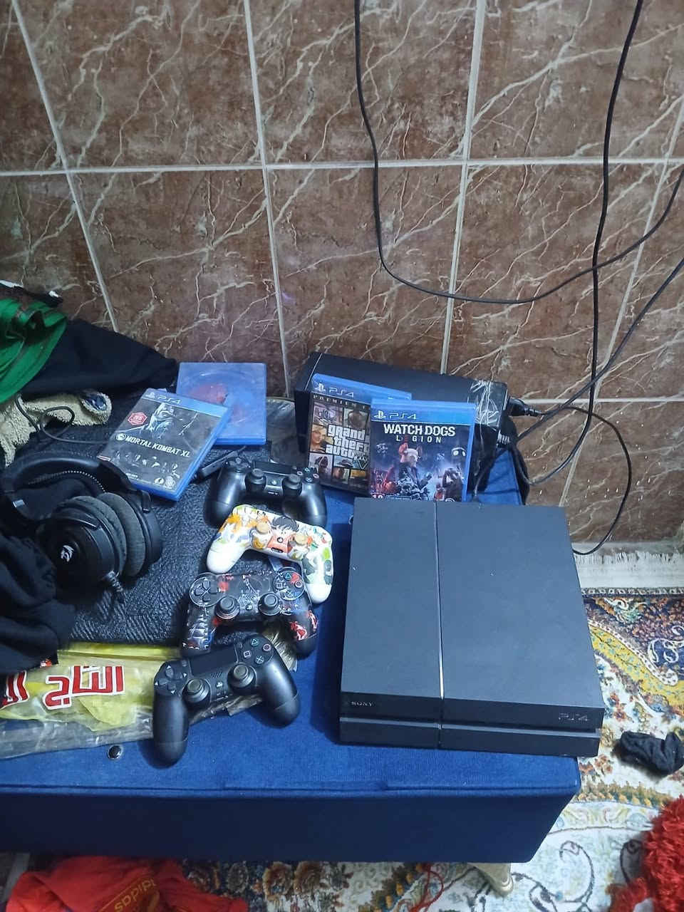 بلي 4 فات
4 اقراص
يو بي اس 
4 جوستك 
سماعه راس
السعر 250 
الشعب
***********
