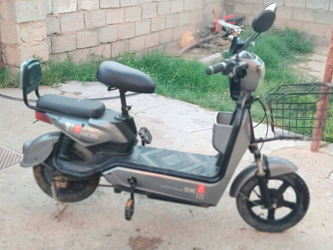 بيع بيسكل شحن ب110لف وبي مجال ويحتاج فقط بطاريات وشاحنه والاستفسار عن الرقم ***********
ديالى خالص خويلص
