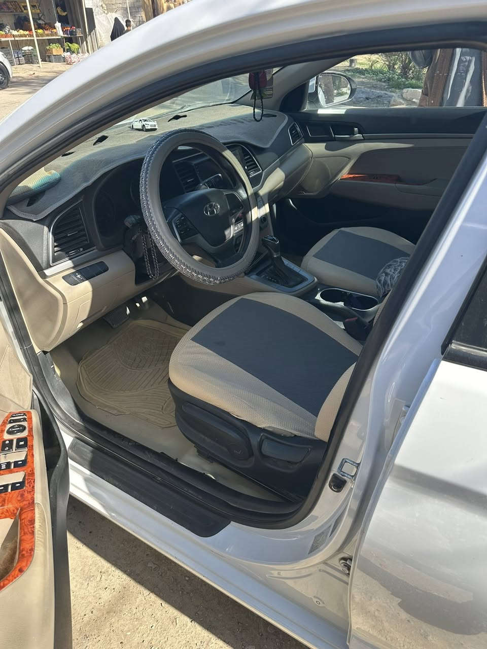 السلام عليكم النترا خليجي سوبر ٢٠١٨ ماشيه ١٥٧رقم ديالى شرط التحويل صدر تبريد تخم تاير كله جديد كير مكينه  بيها صبغ كما موضح بلصوره مئشر عليهن اثر كردحه بلرصيف 
لاستفسار ***********
