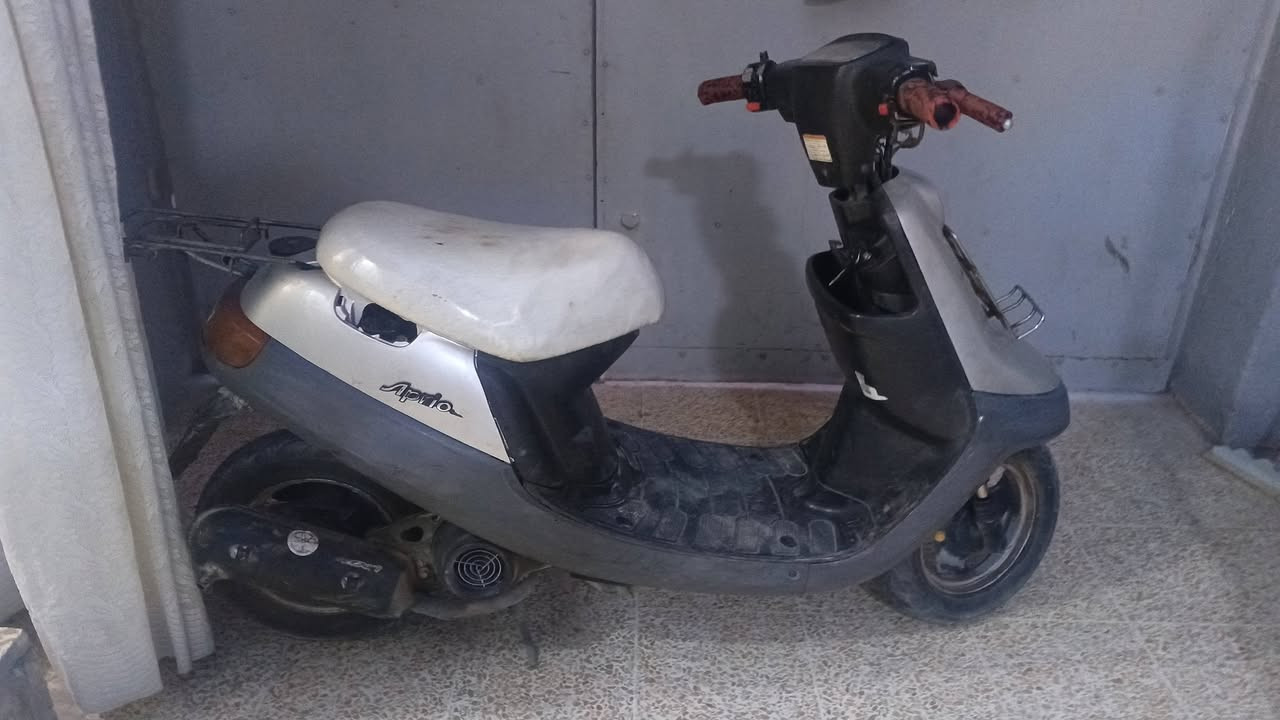 ماطور للبيع نضيف ما معمر هندر واحد يشتغل شاصي نضيف كلشي شغال بيه هورن موجود والضو موجود بس شايلو سعره 250 وبيه مجال قليل ابو 150 لا تعلق


**إذا كنت صاحب هذا الإعلان وتريد حذفه لأي سبب، رجاءا أرسل رسالة إلى الدعم الفني**