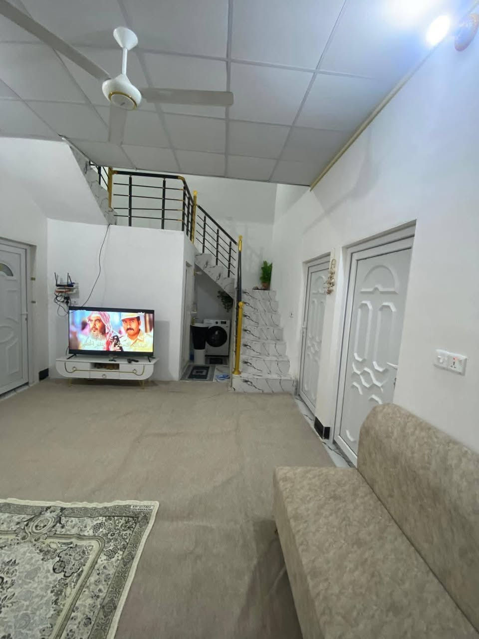 بسم الله الرحمن الرحيم
السلام عليكم ورحمة الله وبركاته
يعلن مكتب علي الصميدعي للاستثمار العقاري
عن توفر دار للبيع المساحة ٢٠٠ متر مربع الموقع حي الشرطة قرب جامع النور بناء حديث طابق ونصف
يحتوي الطابق الأول على استقبال ٦* ٤ ومطبخ ٤ *٤ مع مجمع درج ٧ *٤ وغرفتين نوم مساحة كل غرفة ٥ *٤ مع منور وصحيات داخليه وخارجية
الطابق الثاني يحتوي على غرفة مع بيتونة ٠
علماً جميع ارضية الدار سيراميك وسقوف وابواب وشبابيك بلاستك تركي والمنطقة تحتوي على كافة الخدمات ماء اسالة كهرباء انارة مجاري تبليط ٠٠٠ للاستفسار عن السعر وباقي التفاصيل الاتصال على الارقام التالية او مراسلة الصفحة :
📞 *********** متوفر واتس اب
📞 *********** متوفر واتس اب
او زيارة مكتب علي الصميدعي للعقار الكائن في ديالى ٠ جلولاء ٠ حي الشهداء ٠ مقابل اتحاد شباب جلولاء ٠ ودائرة التقاعد ٠
