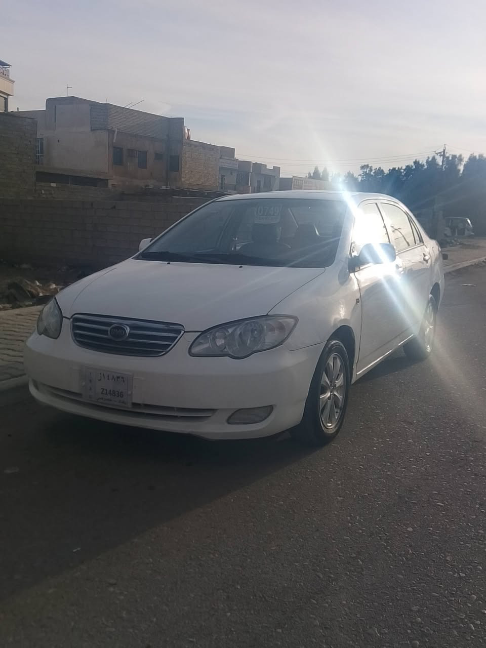 السلام عليكم سياره بي واي دي مال مزاد مال الداخليه معاملتها كامله باقي على ترقيم فقط بيها وكاله باسمي  كير  محرك كفاله سياره حلوه تبريد تدفئه خير من الله موديل 2014 العنوان بغداد *********** السعر 55  وييهه مجال بسيط
