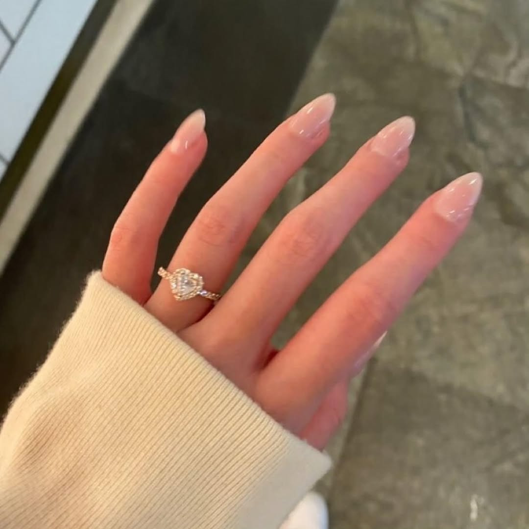✧･ﾟ: ✦ Silver Ring ✦ :･ﾟ✧
خاتم فضي ✦
تصميم بسيط وأنيق يناسب جميع الإطلالات
💰 السعر: 4,000 د.ع
📦 توصيل بغداد: 4,000
📦 باقي المحافظات: 6,000
📲 للحجز والاستفسار: *********** ✨
