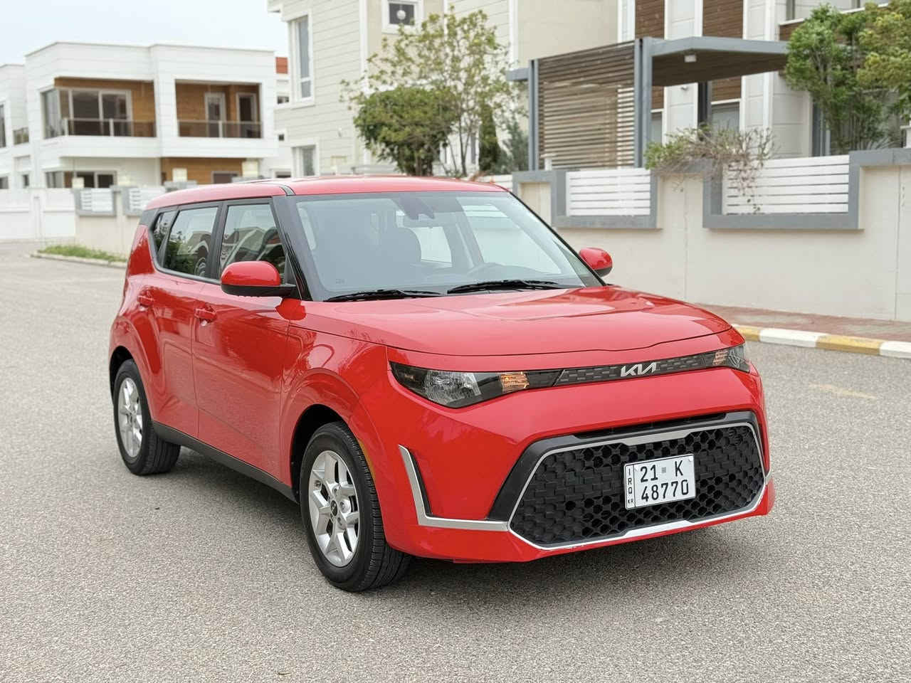 السلام عليكم ((للبيع مراوس))

كيا صول ( موديل 2023 ) ( الشكل الجديد ) ( لون احمر  )

( ماشية 49  )

رقم سليمانيه الماني ترقيم جديد هزه فحص كله جديد بسمي  تحويل مضمون100%

ضرر السيارة بدون صبغ فقط شبرين بارد جاملغ 

محرك 2000 دوش

رادار امامي. جانبي فول 

تحديد مسار

اطفاء ذاتي عند التوقف السيارة

دشبول دجتل الشكل الجديد

مانع انزلاق + ABS

شكن USB خلفي

شاشة حجم كبير + خزن ميموري نضام car play لعرض الهاتف والخرائط

فول تحكم ستيرن كروس سرعة

3 وضعيات قيادة

شاشة جبيرة

صندوك بصمة

دسكات خلفي امامي

ارضيات الشركة + كتلوكات الشركة

سبير وعدة الشركة

السيارة على وضعية الشركة

حجر بيئة بلادي شركة

سيرفس كامل دهن+ فلاتر السيارة كاملة مكملة لسيارة جاهزة بدون اي نقص واي مصرف مابيها سعره 153بي مجال قليل مكاني ديالى خانقين ***********
