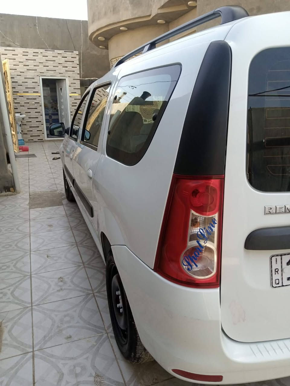 يا الله السلام عليكم ورحمه الله وبركاته رينو لوكان موديل 2012 للبيع مكينه وكير وضع الشركه  رقم كربلاء  دولي مكفوله كفاله عامه  ما عدا صبغ بالجامل لغل كدام باسم صاحبها شخصيا عنوان نجف رقم انجليزي اخوان انا مكلف بالنشر لا احد يراسلني راح اخليكم رقم صاحبها ***********
