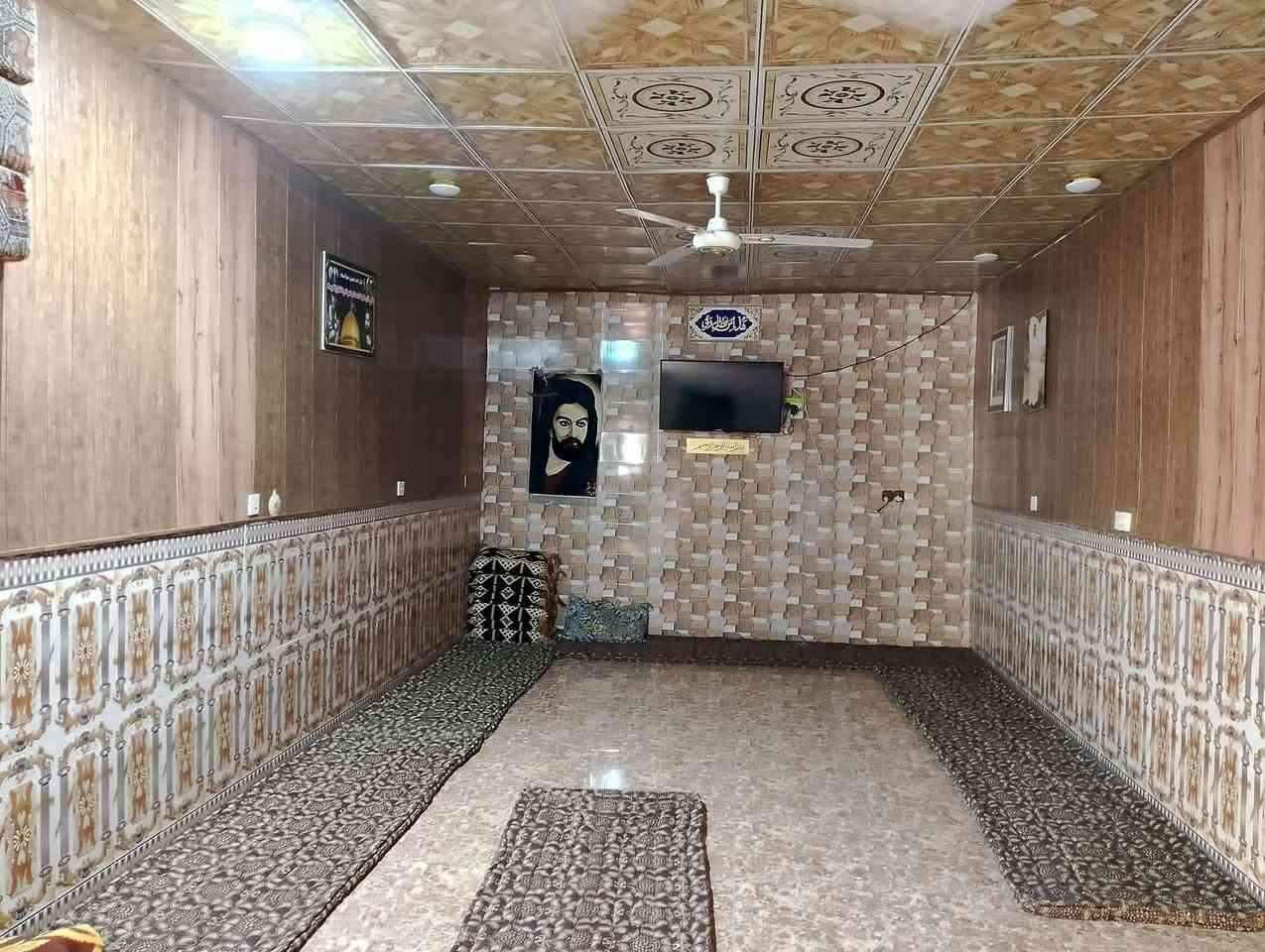 بيت للبيع في الكوت حي الحكيم  المساحه ٤٠٠ ستقبال عرضه 4 وتلطول 10
بيه غرفتين 5x4
صاله 9x4
مطبخ 4x5
بيه ترك
وبيه حديقه
طابوك
وصب
البيت كامل عل اخر شيء
مكانه كوت حي الحكيم الثاني قرب
مجسر الحولي
ثاني بيت عل شارع العام *********** تصال ع رقم السعر يم صاحب البيت
