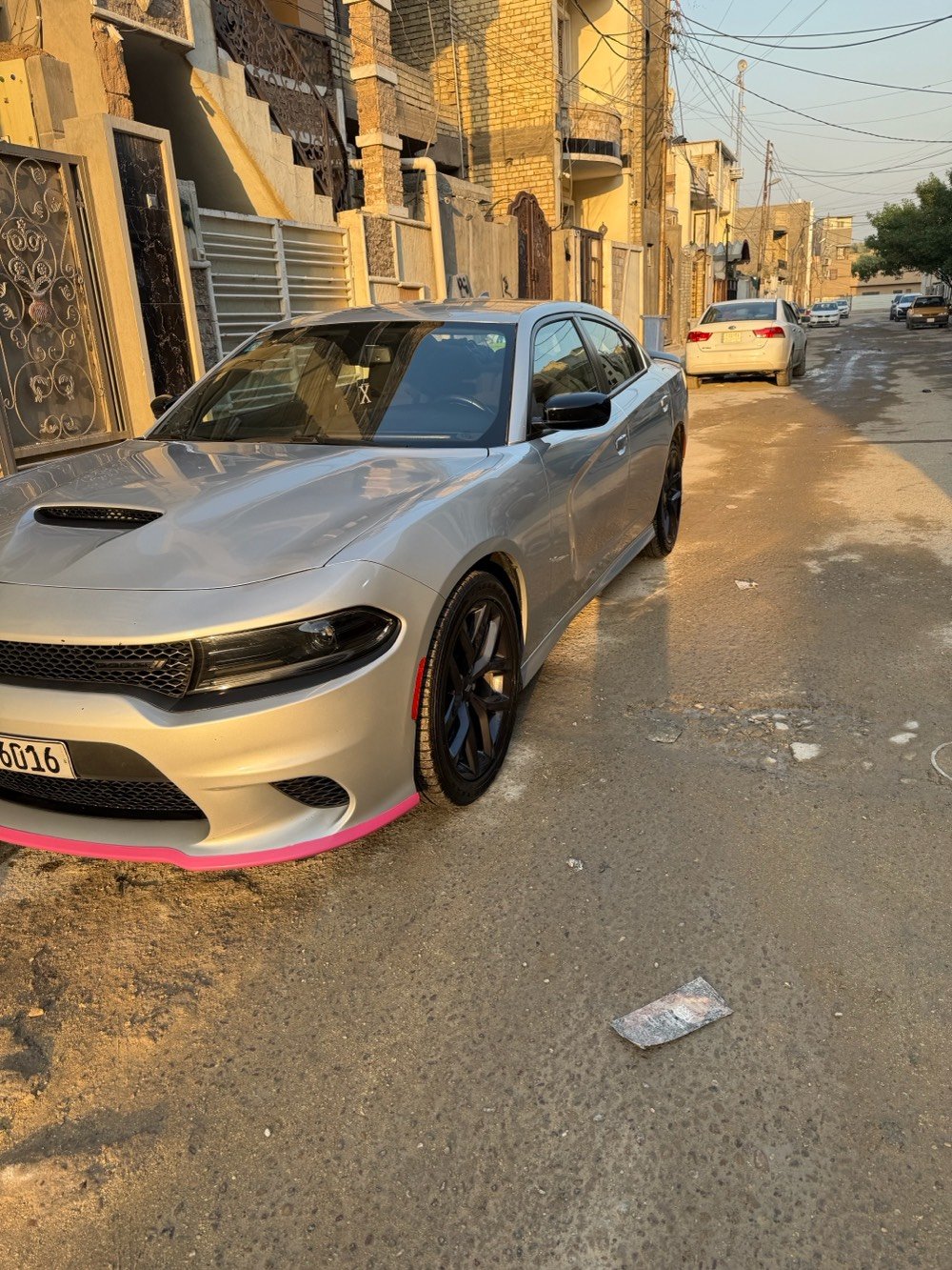 دوج جارجر موديل ٢٠٢٣ لون سلفر Gtرقم بغداد  ماشيه 27الف ميل حادثها موضح بلصور قطعة وحدة فقط  مواصفات الجي تي معروفةً جاهزة من كلشي مابيها اي نقص كلها ع البلاد مكاني بغداد الدورة السعر 255 وبيها مجال للستفسار ***********