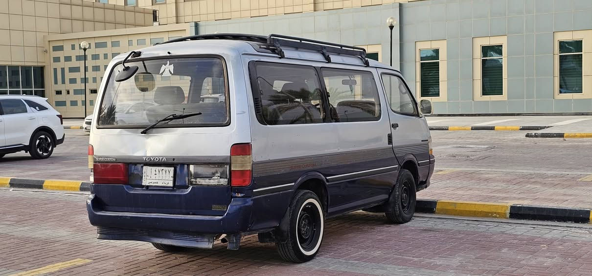 للبيع🚌
سياره تيوتا هايسه موديل 91 رقم كربلاء خصوصي 
7 راكب اصل باب يسره واذا تريد يصير بيها كشن ثالث 
محرك ونجي تچفيت جديد صارله اقل الشهر والبانزين خير من الله اصرافها اقل الطبيعي
 گير جديد حاويه 
تخم تايرات جدد
 باتري جديد 
دوشمة گاعيه جديده شغل ايدنه
الكهربائيات كلها شغاله لايتات اشاير گلوب الدهن وگلوب الشحن ماسحات الكيلومتر والرون وكيج البانزين والحماوه 
بيها اربع فتحات قماره
مداور ثاني يوم 
السعر 45💵 وبيها مجال حگ الجيه
المكان النجف الاشرف / المشخاب 
 للاتصال والاستفسار اكثر اتصل بالرقم ***********
