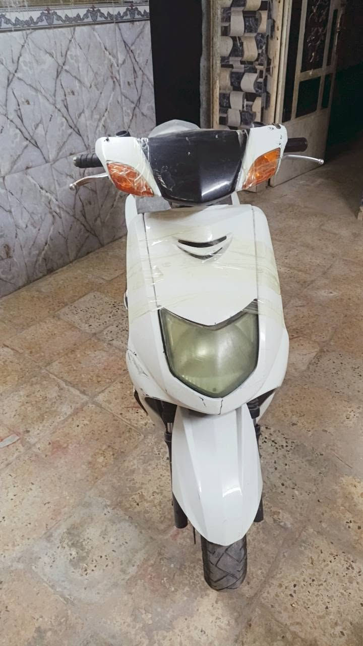 دراجه للبيع سكنس عوزهع بس كابريتر نضيفه بغداد مدينه لصدر ***********
