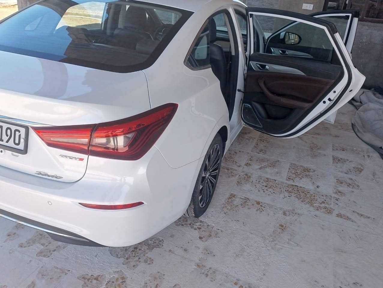شانجان ايدو موديل 2020 فول مواصفات اعلى فئة 
#رادار
#كشن كهرباء 
#تبريدبالكشنات
#امري شفط قلاب 
#وبعد هواي مواصفات 
العنوان ديالى بعقوبة
السيارة مكفولة ماشية 105 الف 
السعر على الخاص 
***********
