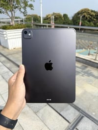 آيباد برو ١١ M4 • ٢٥٦ • اسود فلكي