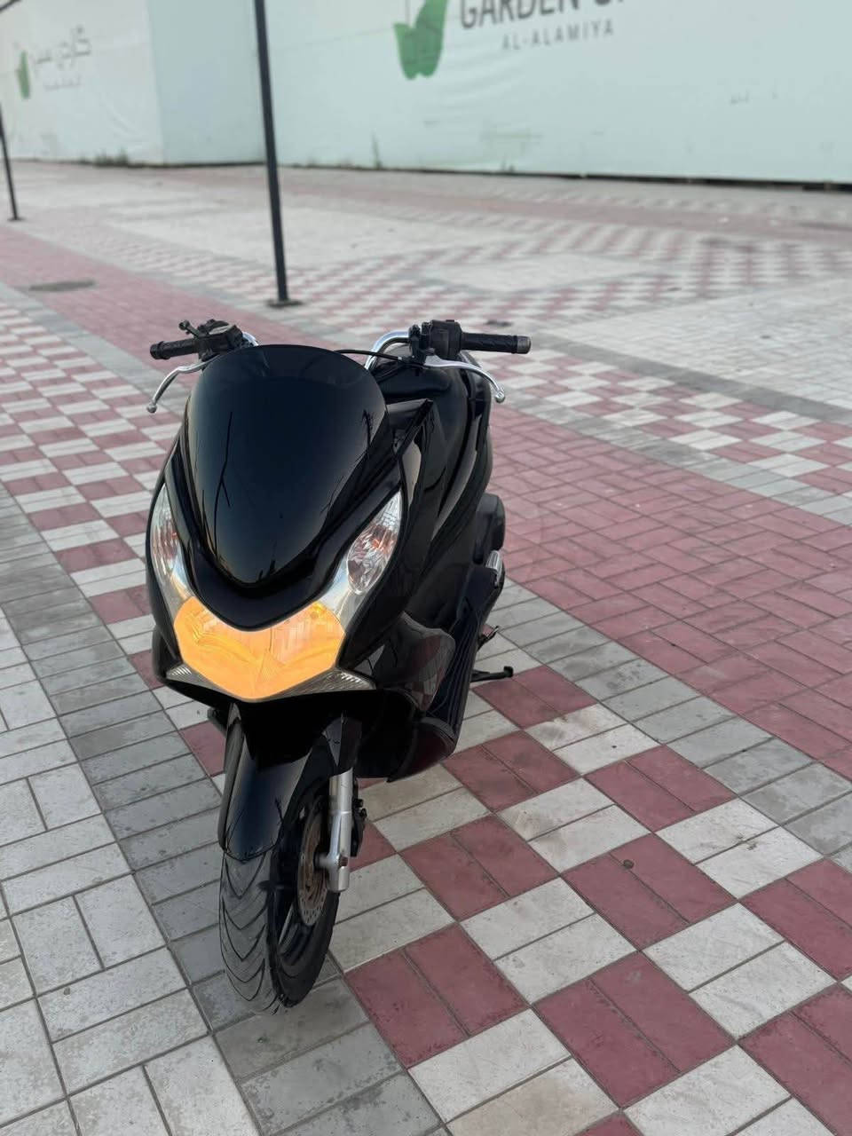 للبيع دراجه pcx  جيل اول  ياباني الاصلي  نوع jf  مكينه 150 حساس حرف A نوزل خطين ستان كهربائي ماشيه 36 الف حساس ازدحام دراجه جديده  حساس شلعه معدل خير من الله دراجه تتعب تكول جديده مال جناي  مكان بغداد الكرخ السعر  مليون و ٣٥٠ وبيهه مجال وبيهه مجال والاستفسار *********** بغداد, العراق
