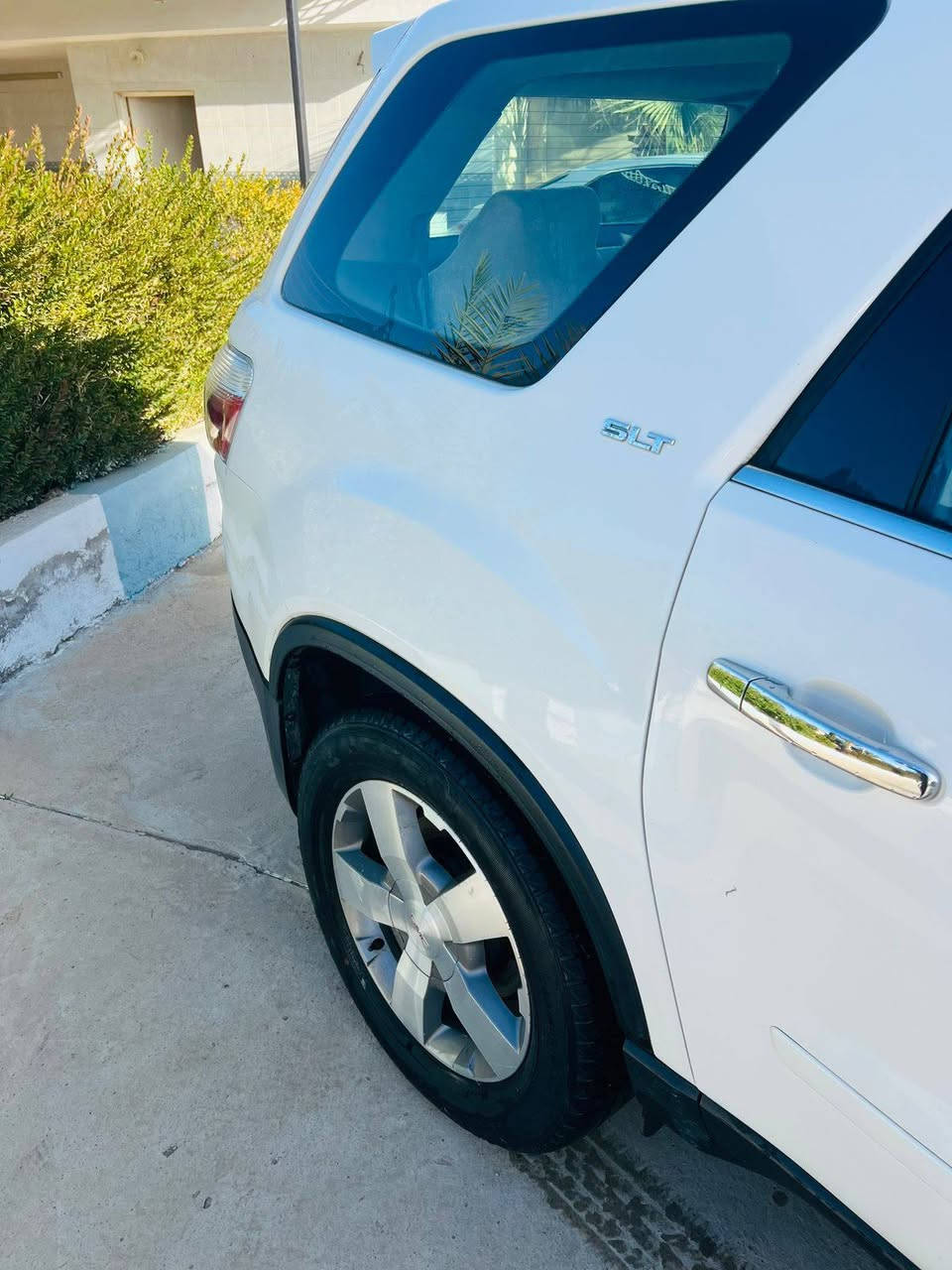 السلام عليكم اخوان سيارة جمسي فول مواصفات موديل 13 أدوات بدون كص
بانوراما 
تحكم ستيرن
تشغيل عن بعد 
7راكب مدوشمه كامل 
داخل لون بيجي 
مثبت سرعة 
تحديد مسار 
صدر تايرات كلهه جديده 
كير محرك شرط
شفتات كير
محرك 3.6 (6سلندر)
شاشا +كامره+جي بي اس 
صندوك شفط 
السعر المطلوب 60وبيه مجال مكان السيارة الشرقاط 

*********** مراوس أوباما جارجر فقط تحياتي لكم
