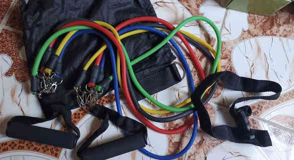 شلعة للبيع يعني ابيعهن كلهن مو قطعة وحدة وسعر شلع 50
 بوستيجة تتكبر وتتصغير اب 10 الاف
طاحونة وعجانة حجم صغير شحن اب 7 الاف
راوتر نت ضوئي اب 7 
راوتر مال شركات مداء بعيد اب 10
مكائن حلاقة الاثنين اب 7 الاف 
تجج تمارين منزلية اب 5
او لابتوب  وهارد او خيط مائي عاطلات  اب ١٥ كلهن
رقم اتصل او واتساب ***********
