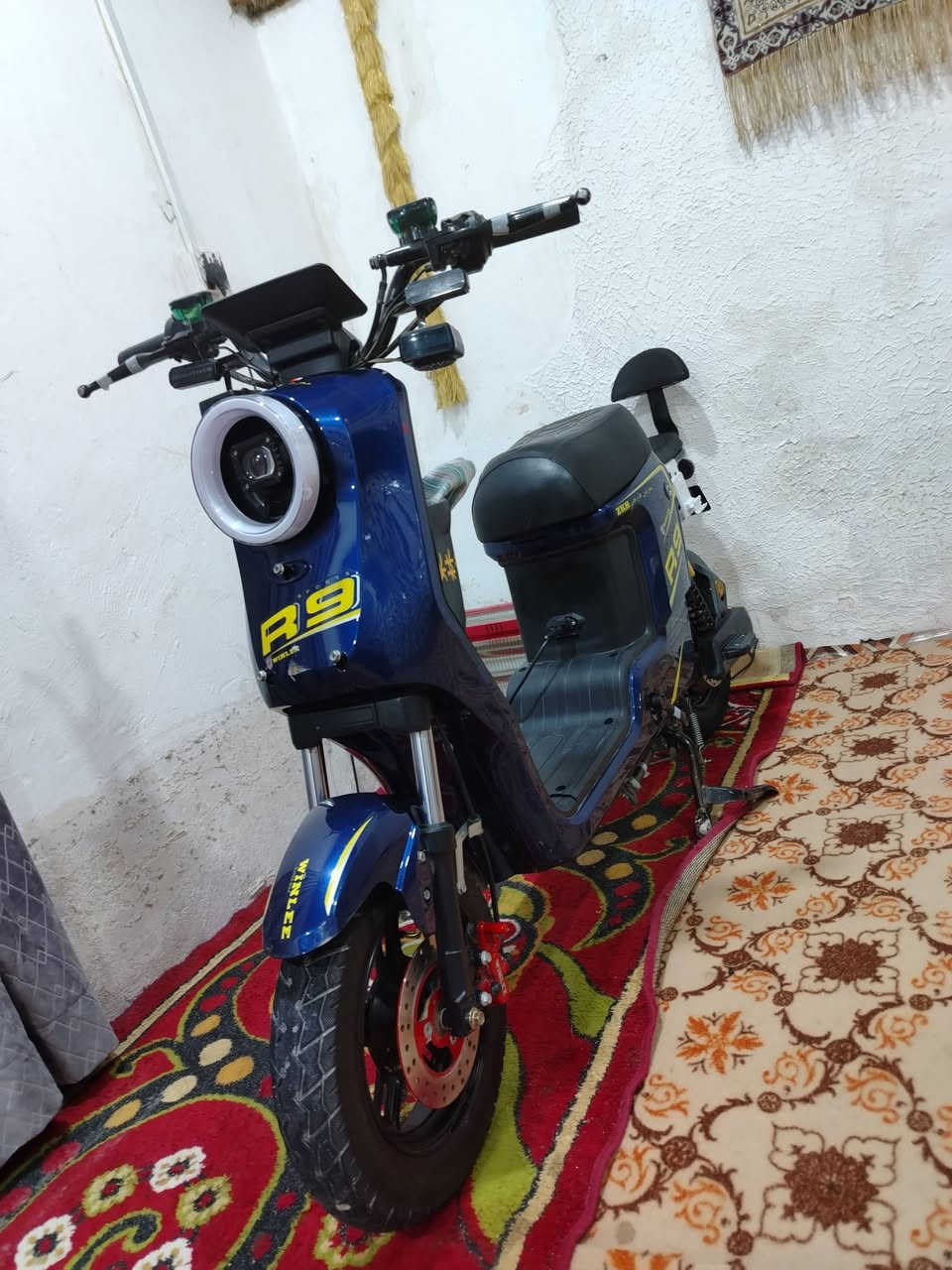 دراجه ار 9 دراجه نظيفه كهربائياته شغاله بصمه تشتغل عن بعد دراجه كفاله عامه السعر 400  دراجه نظيفه ما متعوبه العنوان الزبير حي الخطوه البصره ***********
