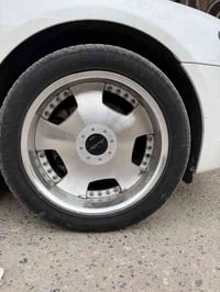 تخم قياس 19عليه تاير خلفي قياس19/40295والامامي 19/40275 تو سايز ياباني...