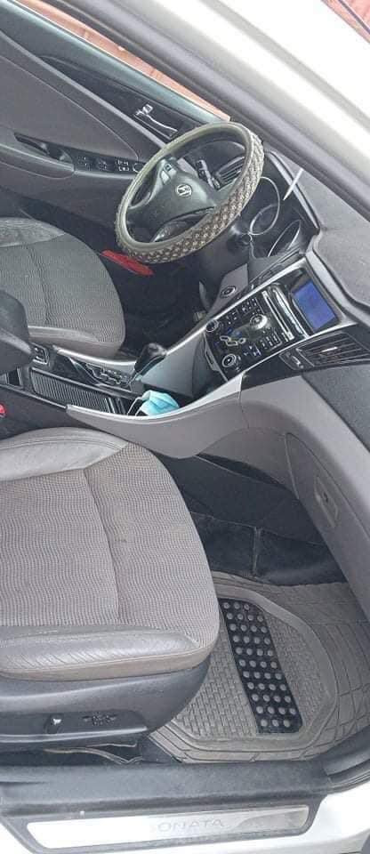 السلام عليكم
سوناتا ٢٠١١ للبيع فول مواصفات بصمه 
بانوراما تدفئة بالكشنات
سياره خليجي 
بيها اربع قطع صبغ 
گير ومكينه مكفول
تبريد شغال 
ماشيه ١٧٨
رقم بغداد 
عنوان السياره بغداد البلديات 
للاستفسار الاتصال ***********
