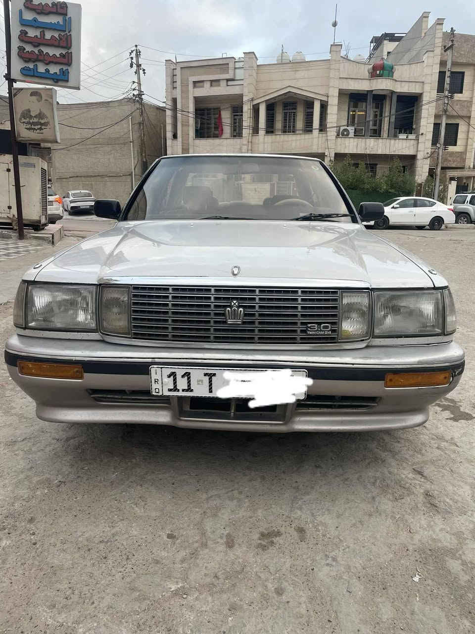 السلام عليكم هارتوب موديل ٩٠ رقم بغداد انكليزي باسمي كير مكينه مكفوله صدر جديد مكفوله من ضربه وصبغ والكص بيه جراد خفيف ب قماره تخم تاير سياره نضيفه وجاهزه  داخله نضيف جدا مكان سياره بغداد السعر ٥٥ بيه مجال بصيط الاتصال ***********
