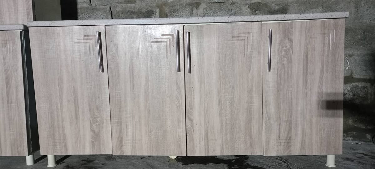 كةونتةر دةركاي دارة ناوي ىةلةمليؤمة  قياسي سةرو بن 3مةتر. مةخسةلة مةترو نيو  لة هةولىر  جؤكةرة  كى ويستي نامة بنىرى يان بةيوةندي بكات ***********
