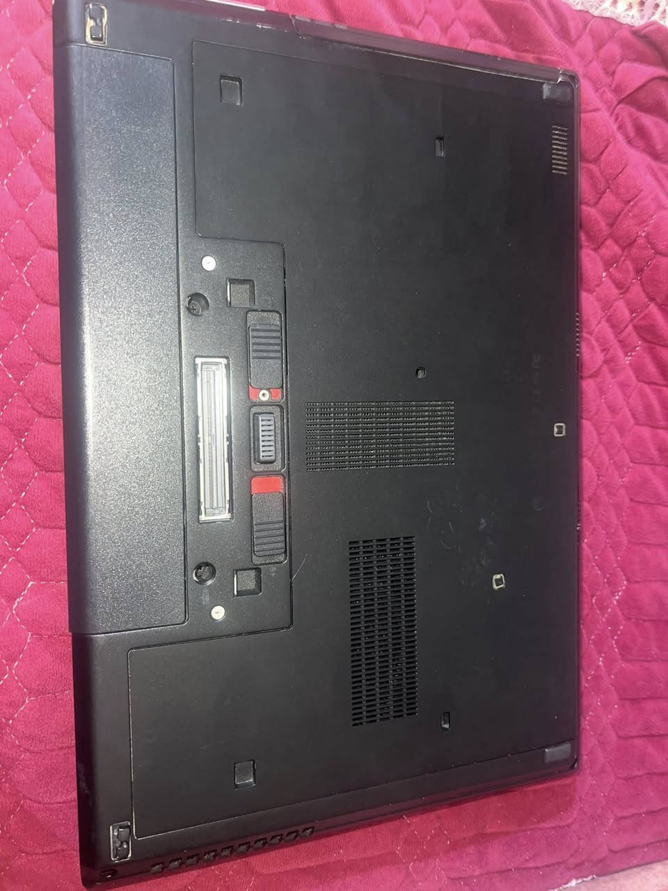 سلام عليكم لابتوب للبيع منصب بي برامج الأوفيس 2010 ذاكرة 256 رام8 معالج core i5 السعر 165 مكاني ديوانية 
***********
