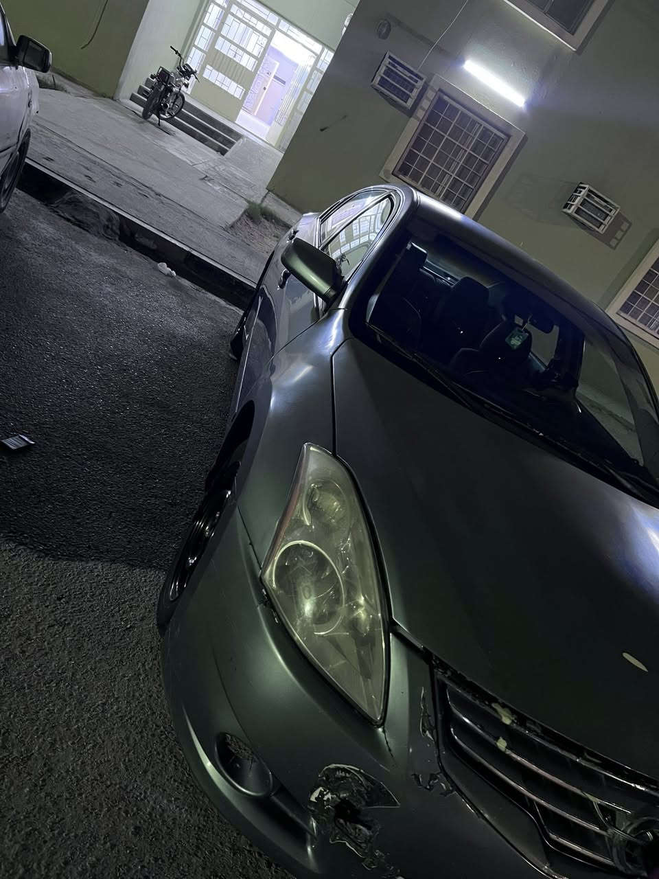 سلام عليكم عيوني عندي نيسان التيما 2011 جاهزة من كلشي كير مكينة تبريد حداية كلة جديد جاهز تخم تاير كهربائيات بلادية اريد مراوس بازيرا من موديل 2006 لحد موديل 2010 عارض سيارتي 70 قفل اذا فرق حدي فقط 5 ورقات بس كون سيارة تضيفة وهاذة رقمي ***********
